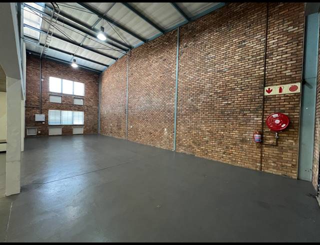 354M² WAREHOUSE TO LET IN STRIJDOMPARK